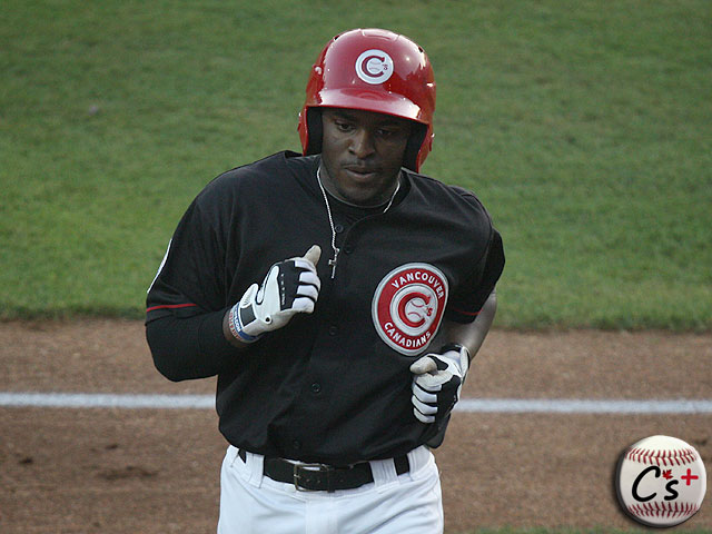 dwight_smith_jr_jogs_back