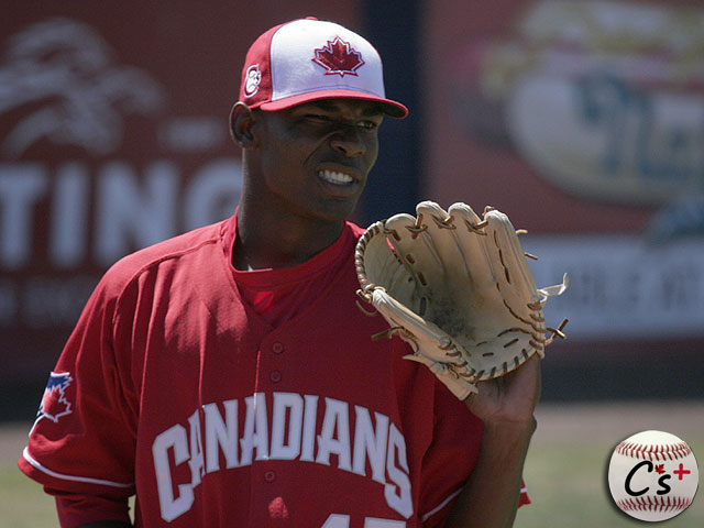 miguel_castro_glove_up