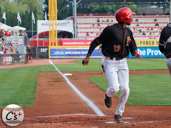 reggie_pruitt_steps_on_home