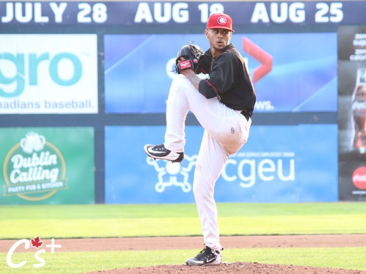 jose_espada_lifting_leg